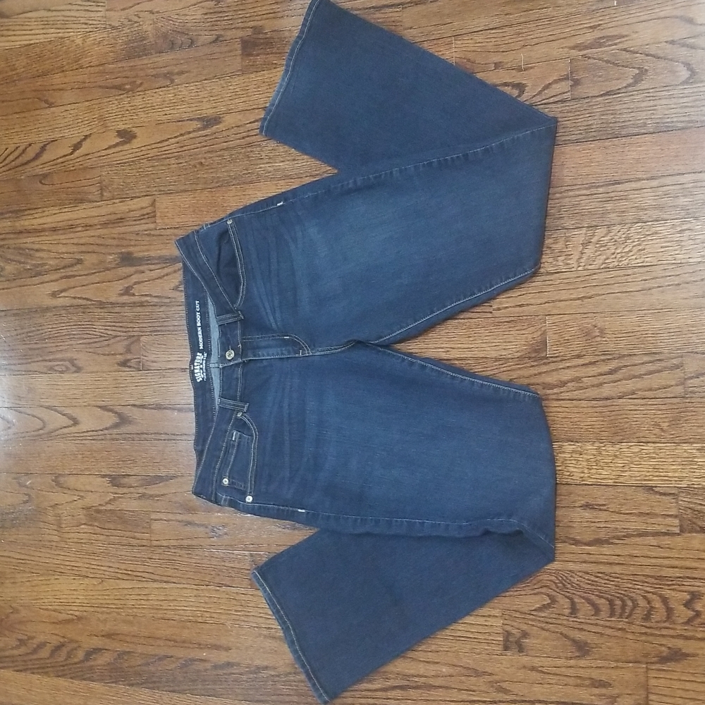 LEVI STRAUSS SIGNATURE Modern Boot Cut Stretchy Blue Jeans